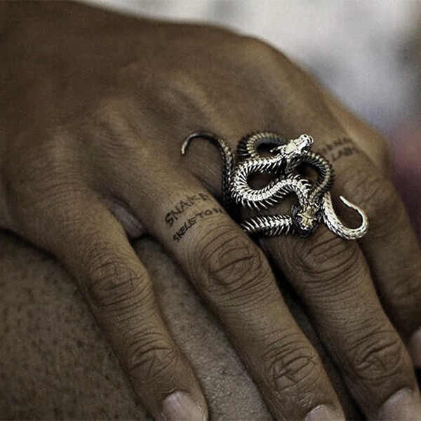 Snake Ring in 18K Blackened White Gold with White Diamonds – Eva Fehren