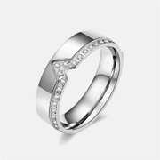 Anel de anel de aço inoxidável de diamante simples em forma de V